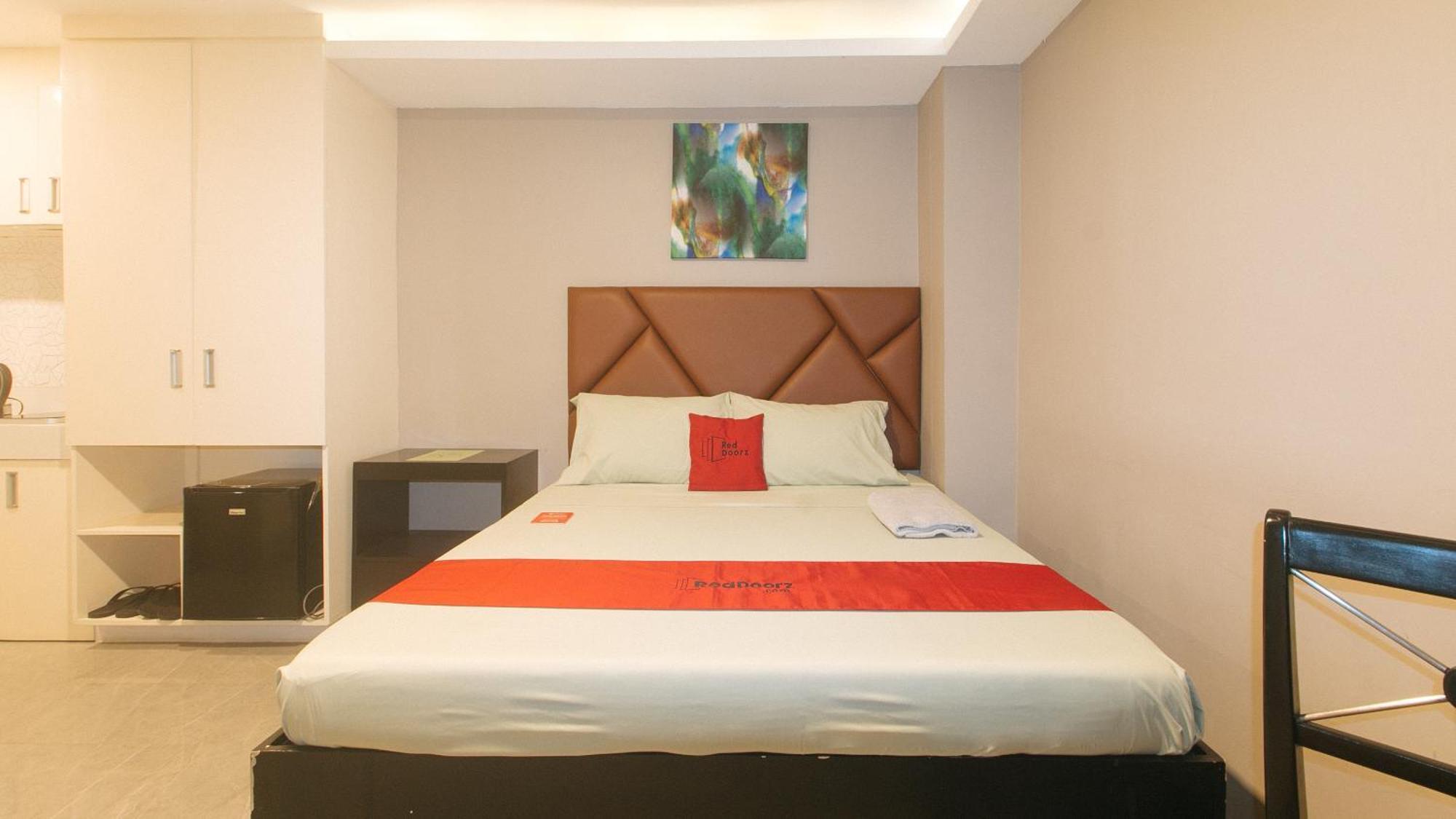 Reddoorz Plus At Seventy Five Inn Near Manila Airport Paranaque City Buitenkant foto