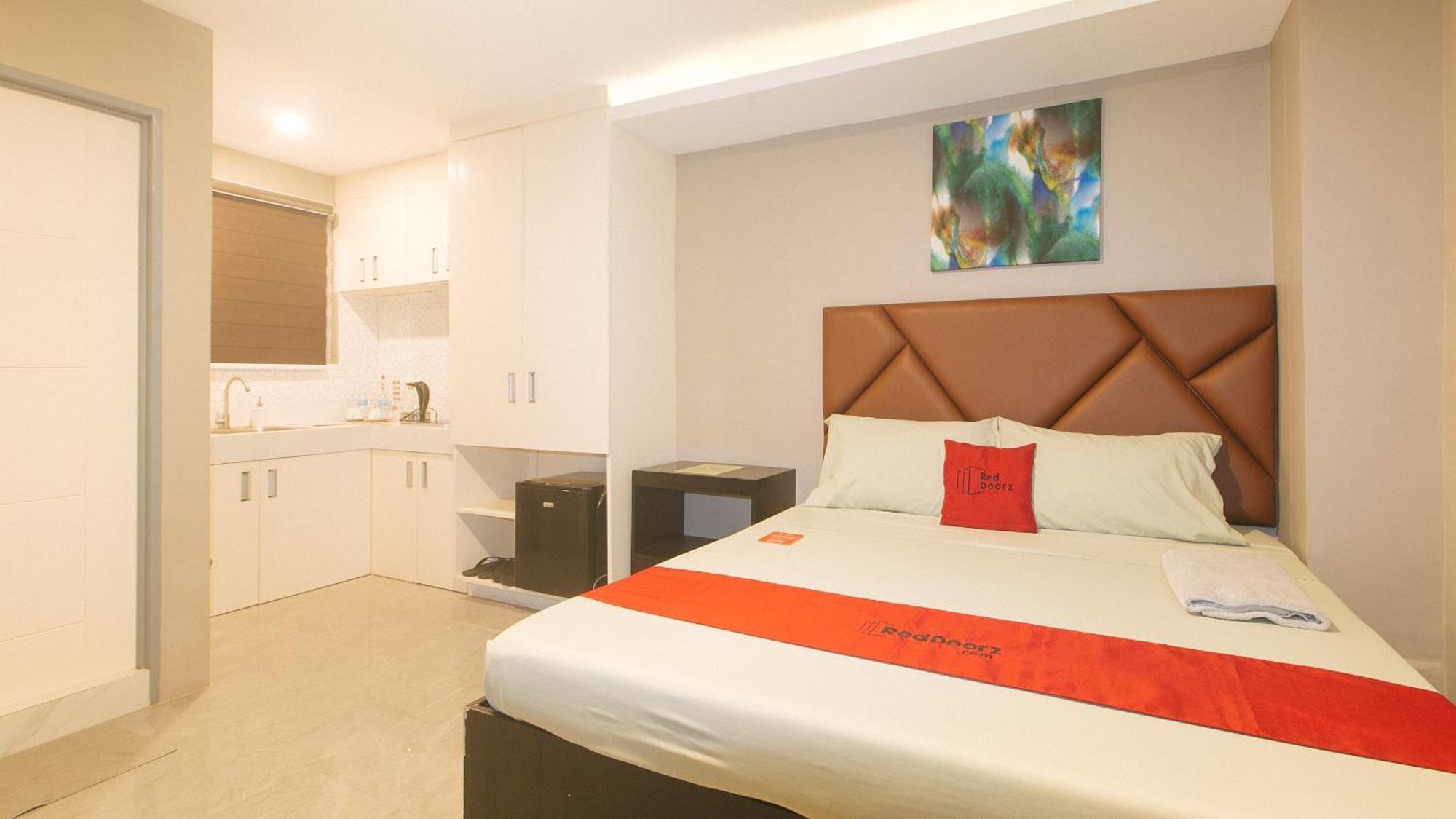 Reddoorz Plus At Seventy Five Inn Near Manila Airport Paranaque City Buitenkant foto