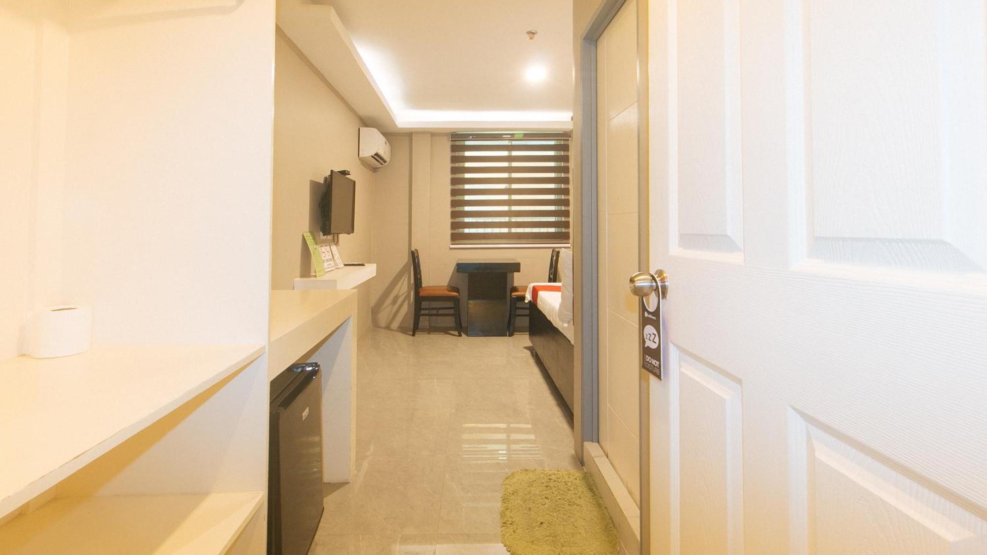Reddoorz Plus At Seventy Five Inn Near Manila Airport Paranaque City Buitenkant foto