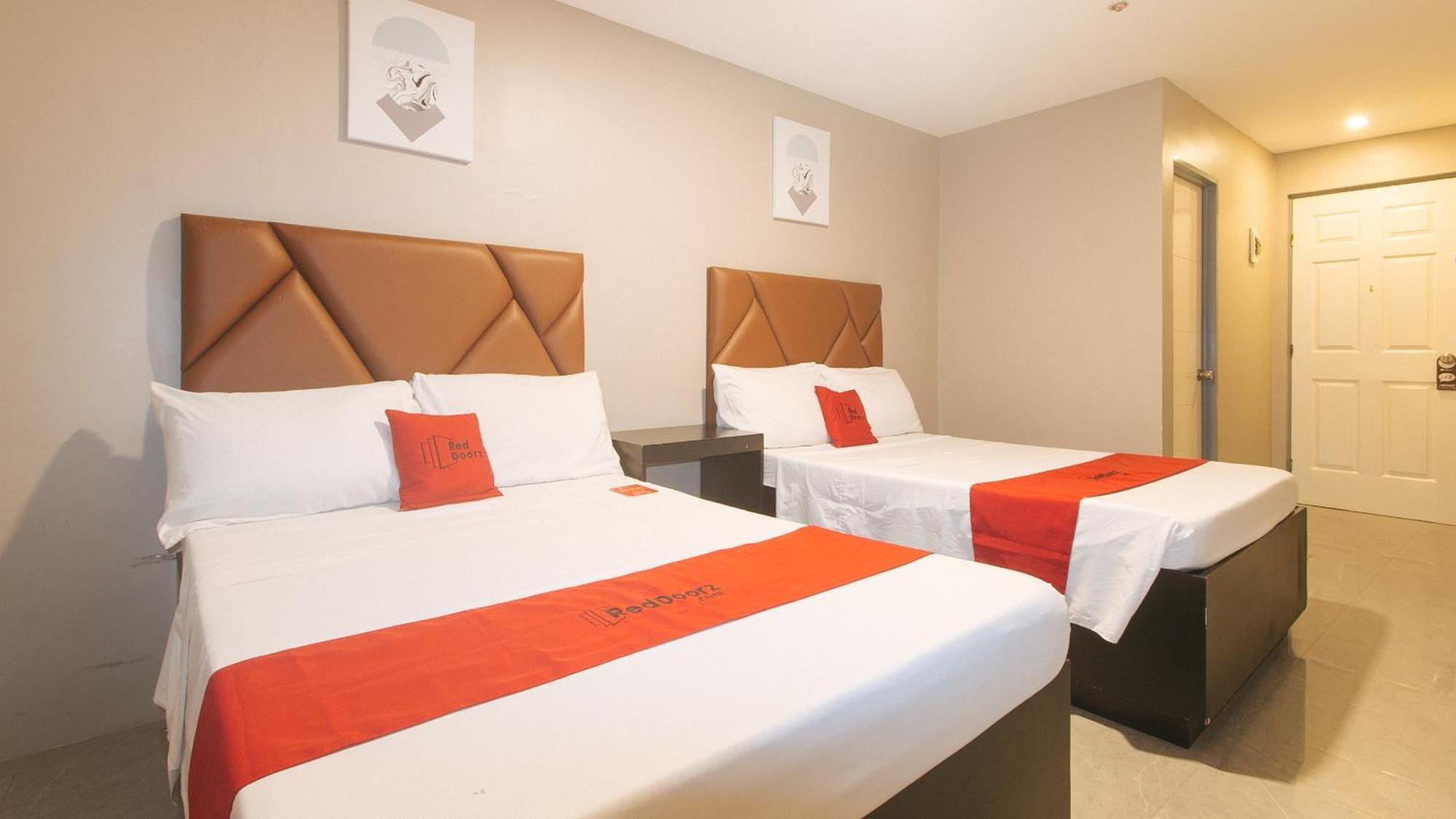 Reddoorz Plus At Seventy Five Inn Near Manila Airport Paranaque City Buitenkant foto