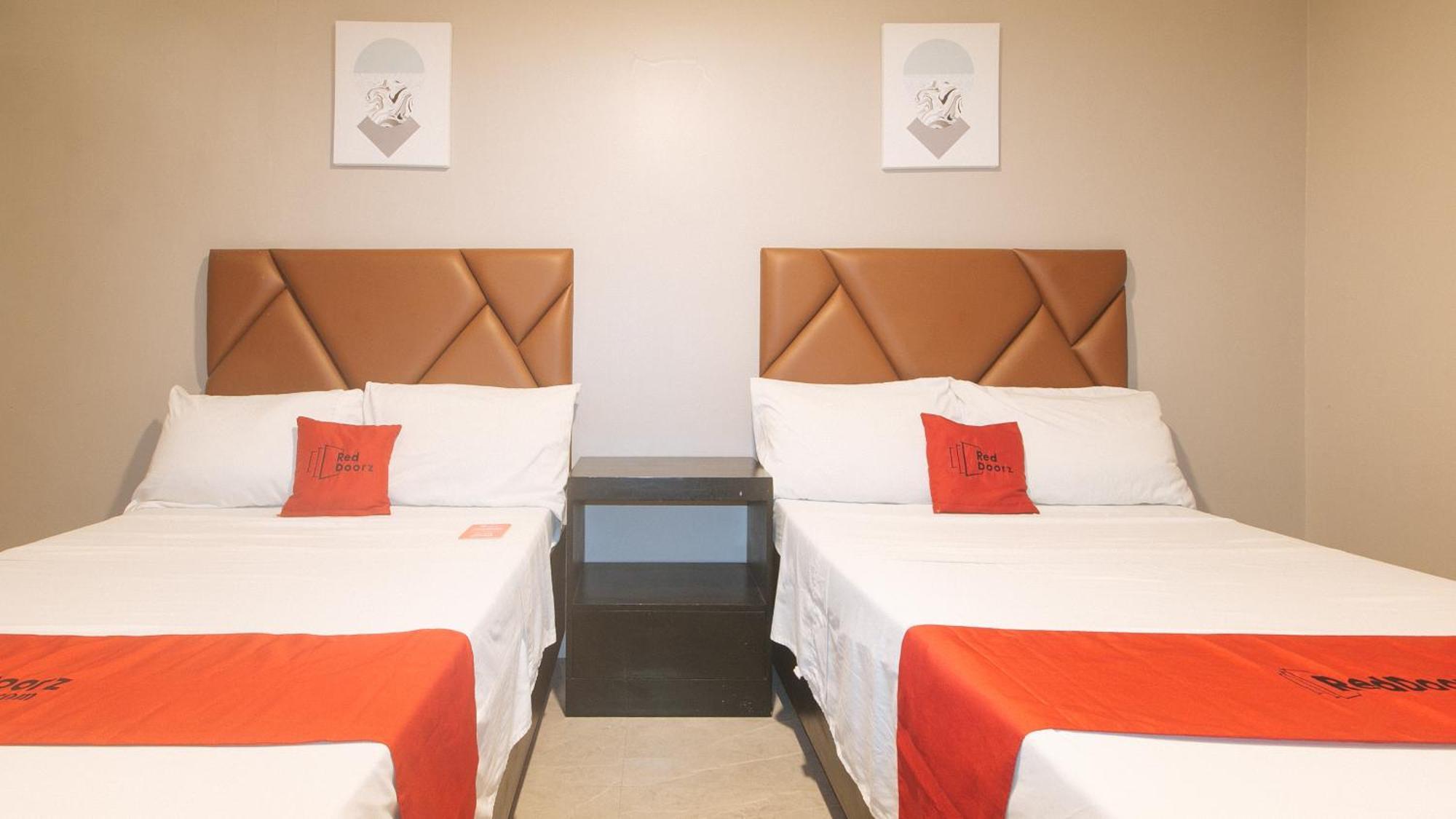 Reddoorz Plus At Seventy Five Inn Near Manila Airport Paranaque City Buitenkant foto