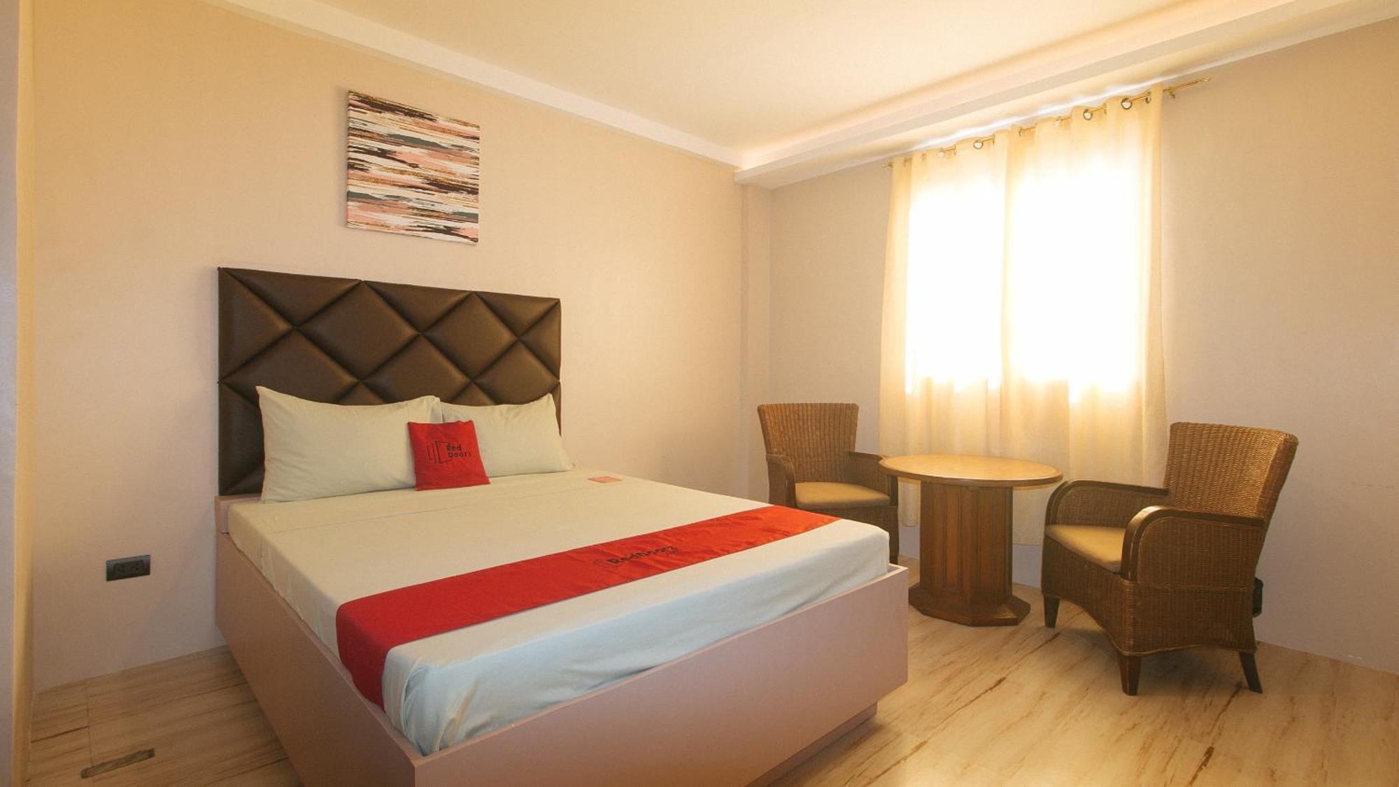 Reddoorz Plus At Seventy Five Inn Near Manila Airport Paranaque City Buitenkant foto