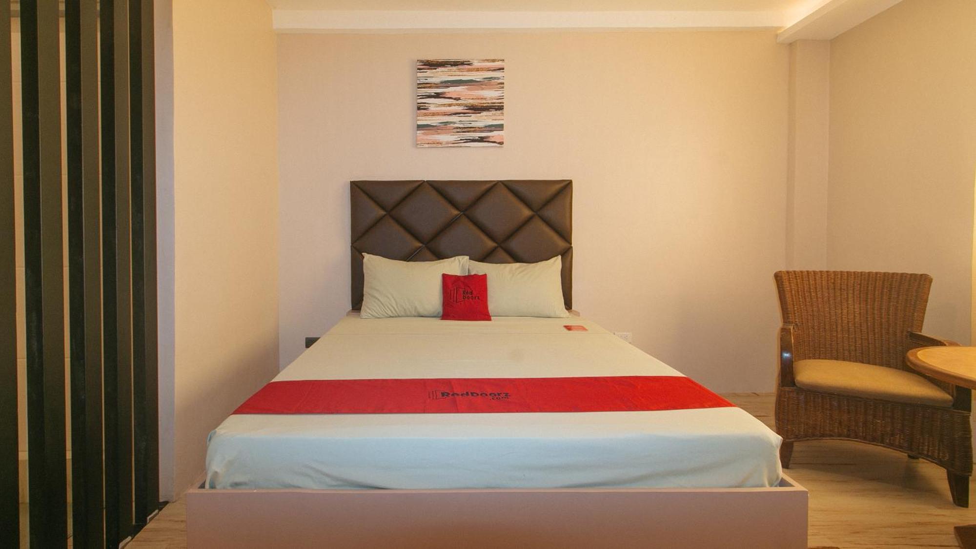 Reddoorz Plus At Seventy Five Inn Near Manila Airport Paranaque City Buitenkant foto