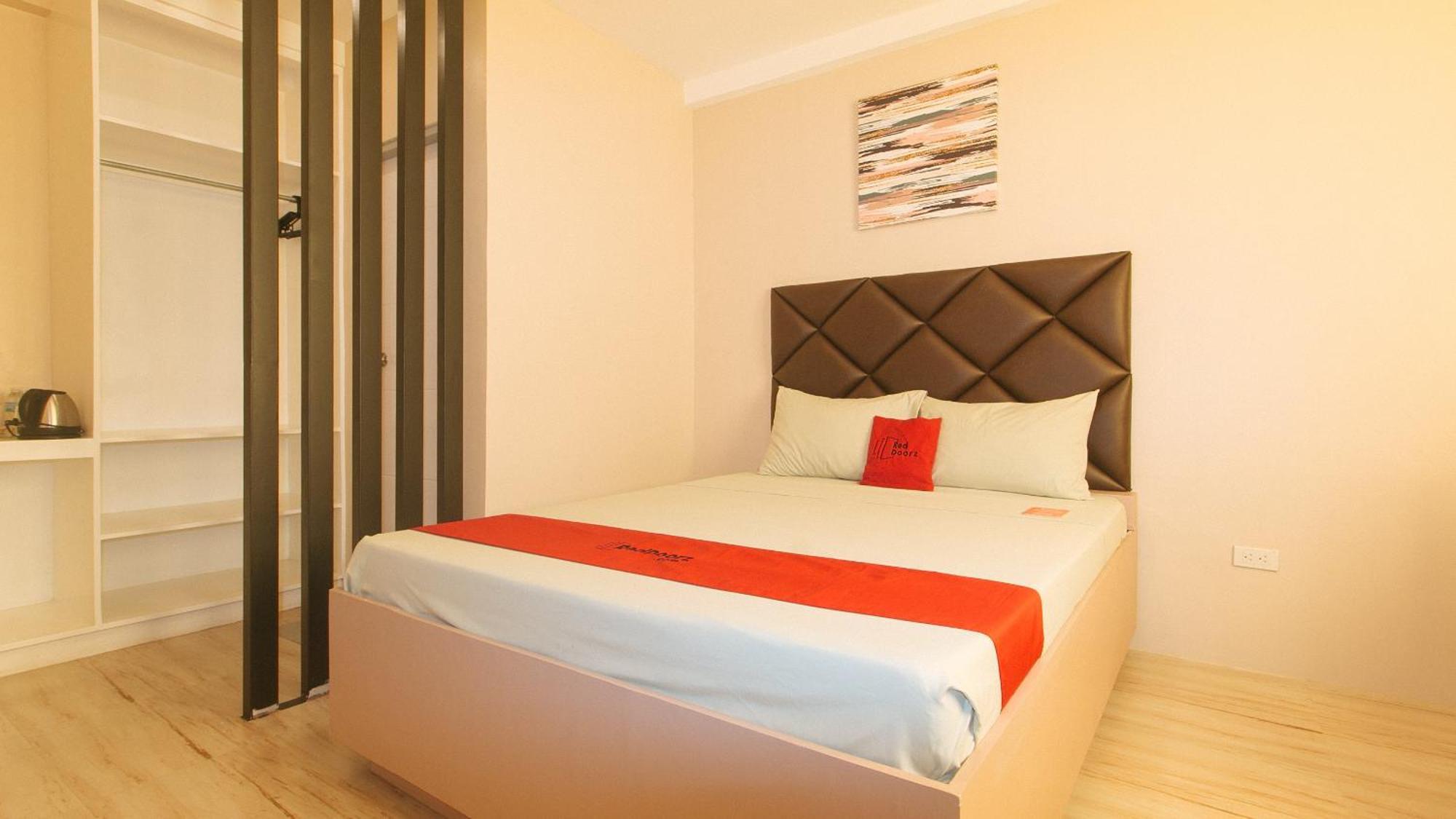 Reddoorz Plus At Seventy Five Inn Near Manila Airport Paranaque City Buitenkant foto