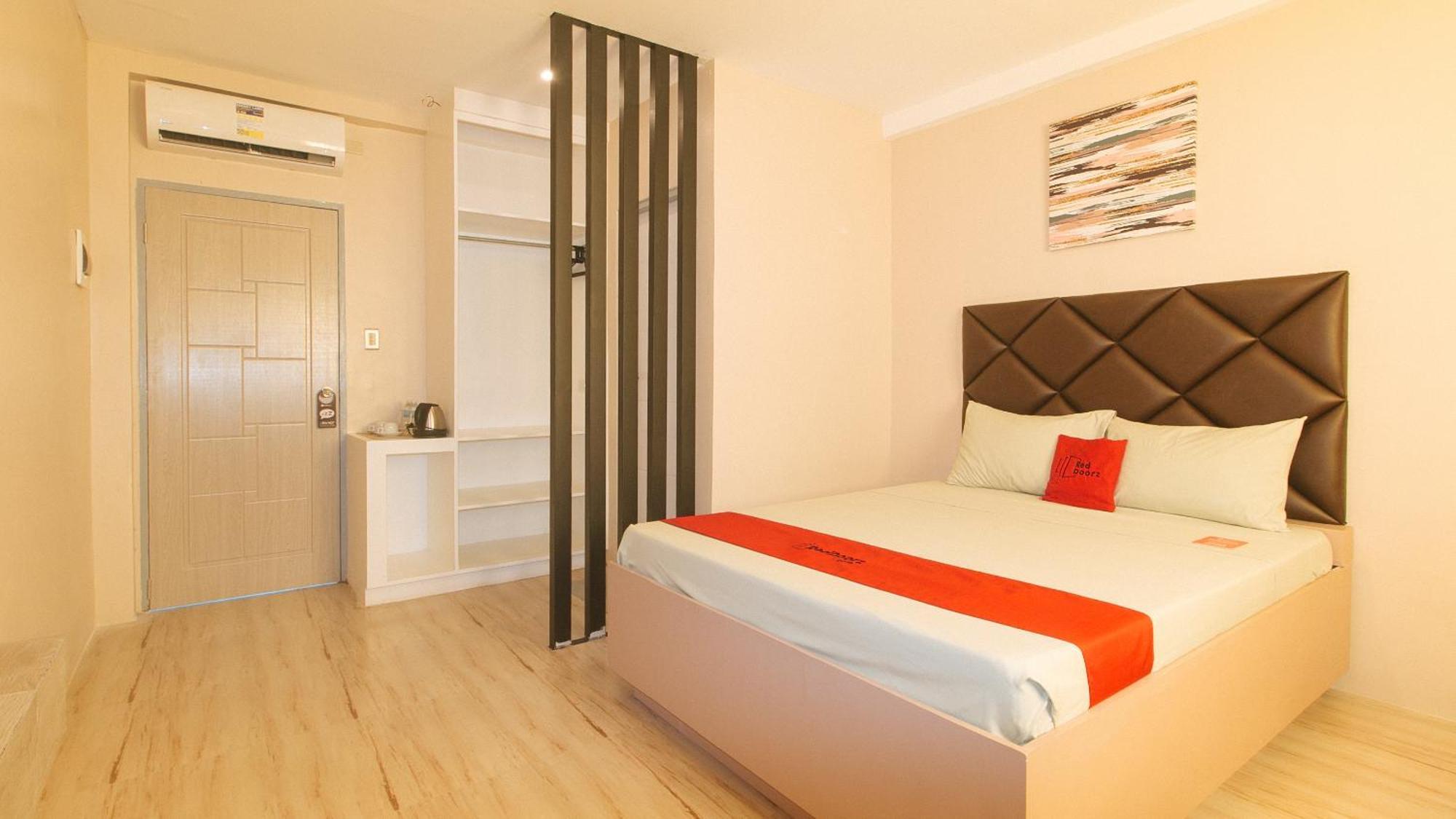 Reddoorz Plus At Seventy Five Inn Near Manila Airport Paranaque City Buitenkant foto