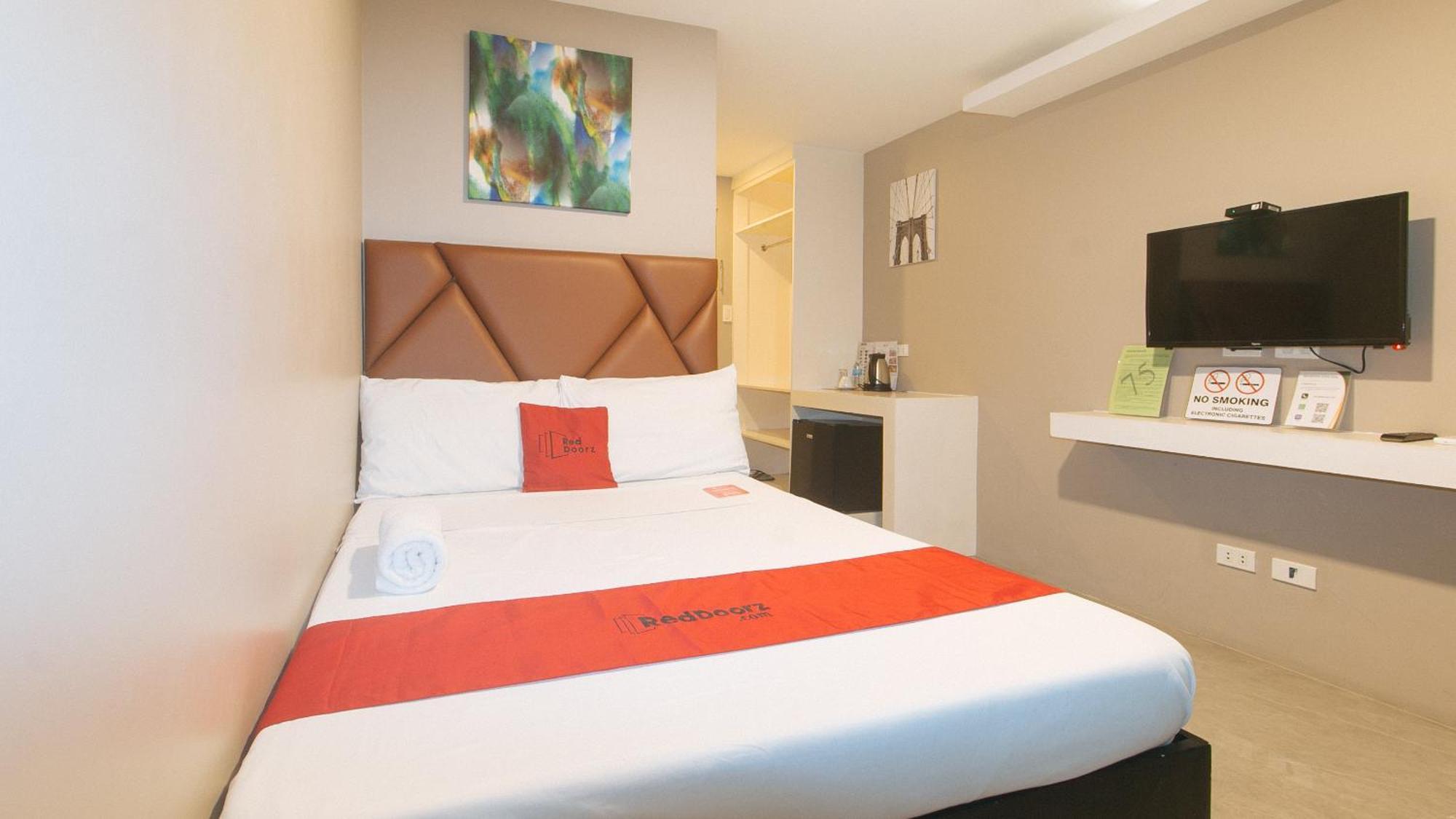Reddoorz Plus At Seventy Five Inn Near Manila Airport Paranaque City Buitenkant foto