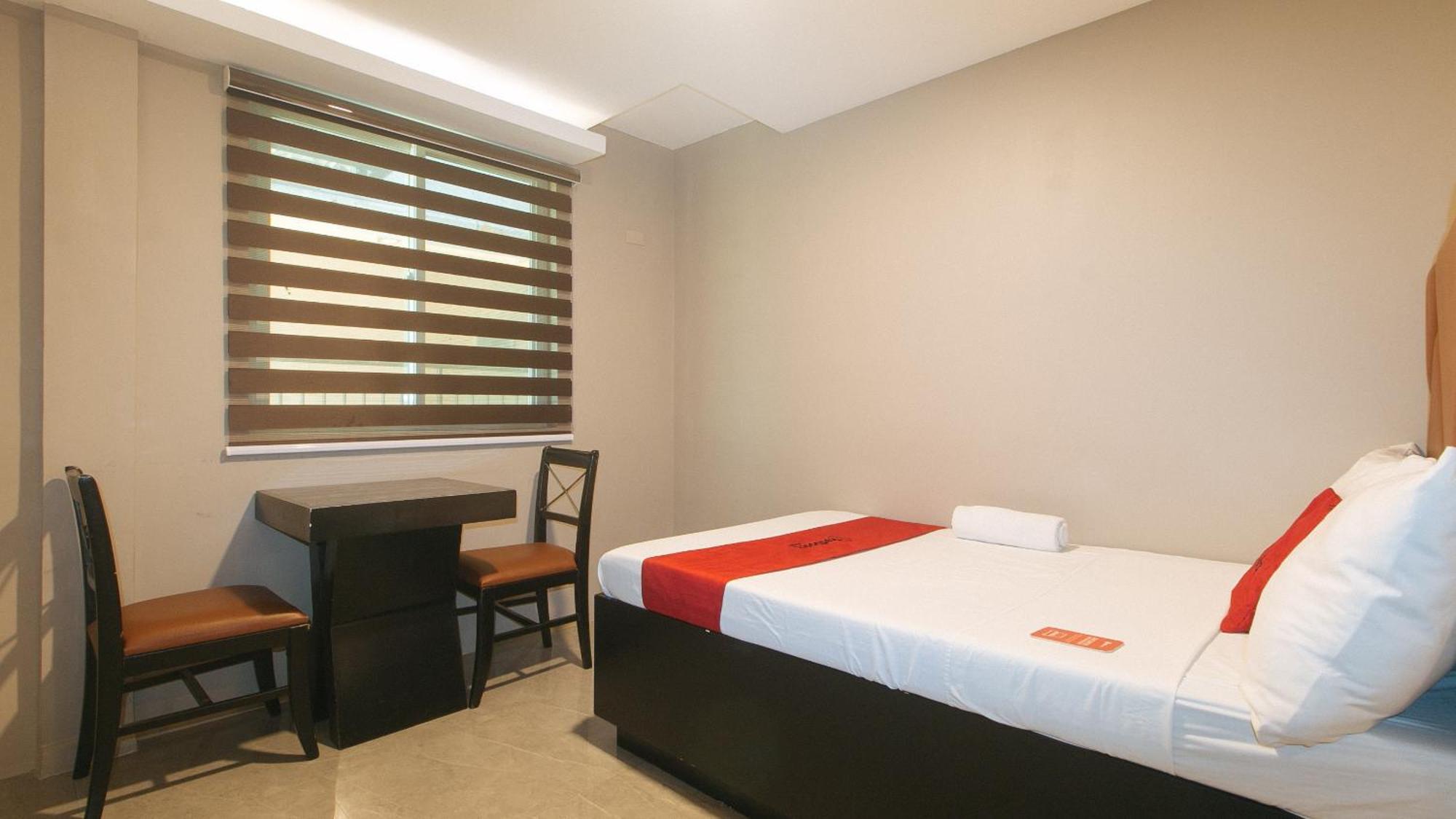Reddoorz Plus At Seventy Five Inn Near Manila Airport Paranaque City Buitenkant foto